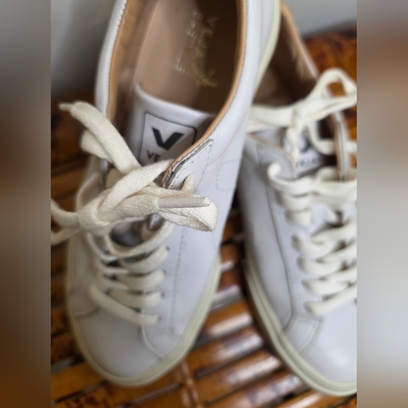 Veja White Leather Women Sneakers Size 5 - Picture 3 of 7